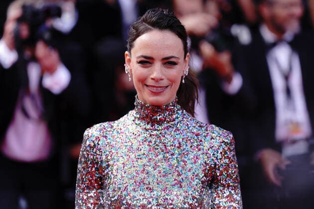 Berenice Bejo CELEBRITES : 75eme Festival de Cannes - Tapis rouge du film Â« L?Innocent et de la soiree anniversaire du 75eme festival Â» - 24 05 2022 NorbertScanella Panoramic 