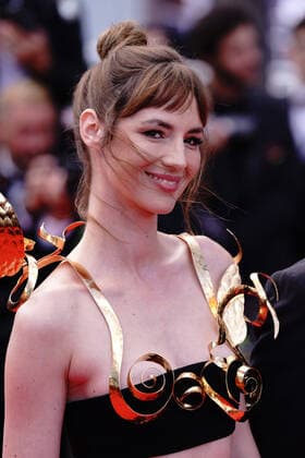 Louise Bourgoin CELEBRITES : 75eme Festival de Cannes - Tapis rouge du film Â« L?Innocent et de la soiree anniversaire du 75eme festival Â» - 24 05 2022 NorbertScanella Panoramic 