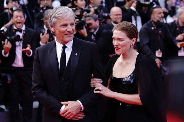 Viggo Mortensen - Lea Seydoux CELEBRITES : 75eme Festival de Cannes - Tapis rouge du film Â« L?Innocent et de la soiree anniversaire du 75eme festival Â» - 24 05 2022 NorbertScanella Panoramic 