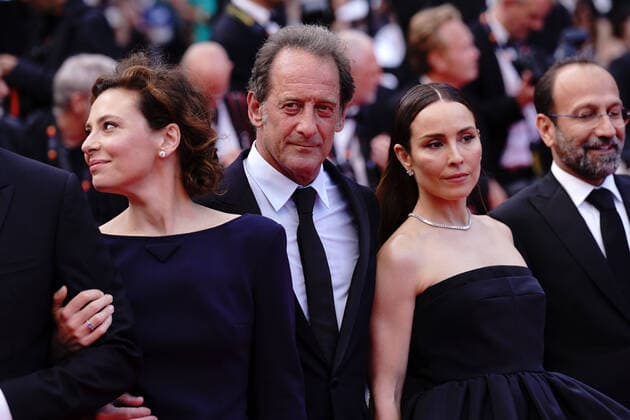 Jasmine Trinca - Vincent Lindon - Noomi Rapace - Asghar Farhadi CELEBRITES : 75eme Festival de Cannes - Tapis rouge du film Â« L?Innocent et de la soiree anniversaire du 75eme festival Â» - 24 05 2022 NorbertScanella Panoramic 