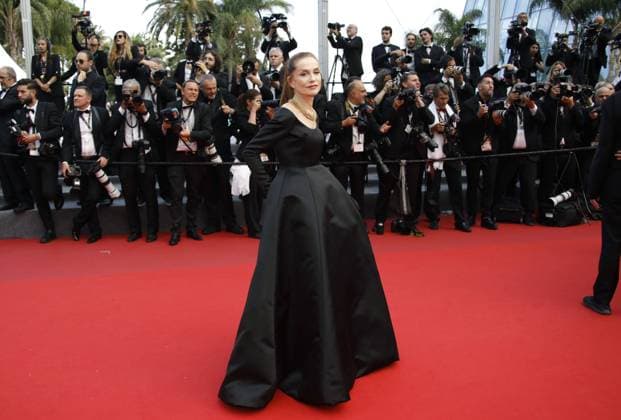 Entertainment Bilder des Tages May 24, 2022, Cannes, France: Isabelle Huppert attends the 75th Anniversary celebration screening of The Innocent (L Innocent) during the 75th annual Cannes film festival at Palais des Festivals on May 24, 2022 in Cannes, France. Cannes France - ZUMAs181 20220524_zea_s181_050 Copyright: xImagespacex