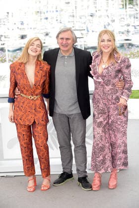 75th Cannes film festival 2022, Photocall film Dodo. Pictured: Natasa Exintaveloni, Akis Sakellariou and Smaragda Karydi  Copyright: xAlbertoxTerenghi Cannesx2022x xix xVenezia2020x