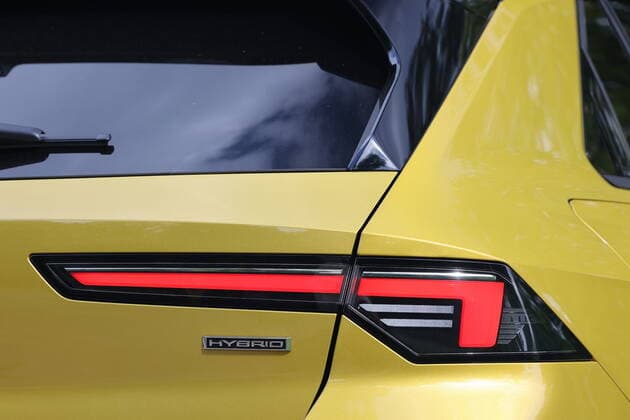 New Opel Astra 6 Hybrid, test drive in French, May 2022 NEWS AUTO : Opel Astra 6 Hybrid 2022 LaurentSanson Panoramic 