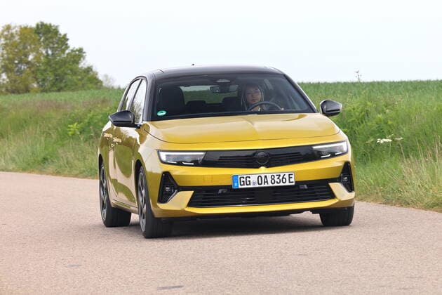 New Opel Astra 6 Hybrid, test drive in French, May 2022 NEWS AUTO : Opel Astra 6 Hybrid 2022 LaurentSanson Panoramic 