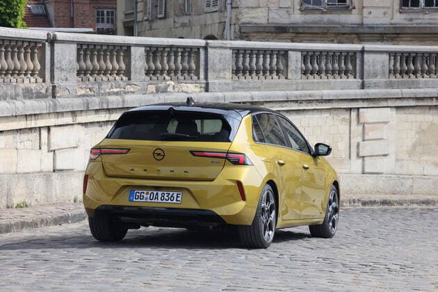 New Opel Astra 6 Hybrid, test drive in French, May 2022 NEWS AUTO : Opel Astra 6 Hybrid 2022 LaurentSanson Panoramic 
