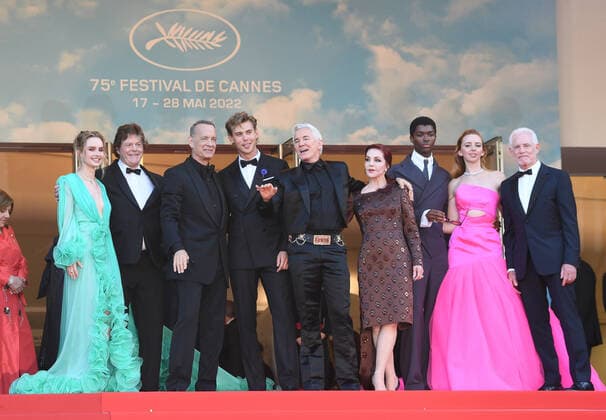 Internationale Filmfestspiele von Cannes, Elvis Premiere Tom Hanks, Alton Mason, Baz Luhrmann, Priscilla Presley, Austin Butler, Olivia DeJonge and Natasha Bassett attend the premiere of Elvis at Palais des Festivals at the 75th Cannes Film Festival, France on Wednesday, May 25, 2022.  CAN20220525149 RUNExHELLESTAD