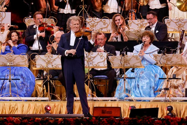 Star violinist Andre Rieu with his Johann Strauss Orchestra during his concert as part of the Happy Together Tour live at the Lanxess Arena Cologne, 25 05 2022 NRW Germany Copyright: xChristophxHardtx