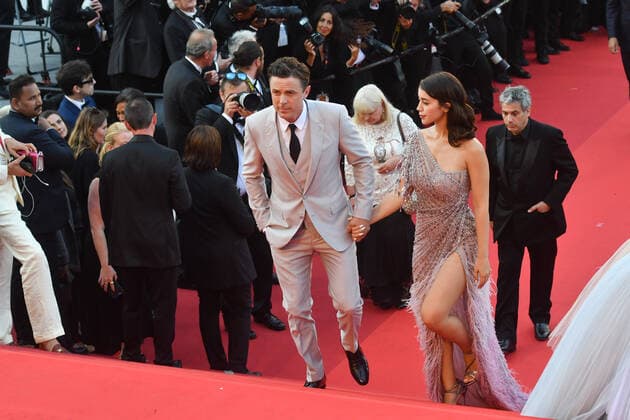 75eme Festival International du Film de Cannes. Montee des marches du film Elvis . 75th International Cannes Film festival. Red carpet for Elvis movie 280785 2022-05-25 Cannes France Affleck, Casey; Cowan, Caylee  Copyright: xSergexArnalx xStarfacex STAR_280785_012