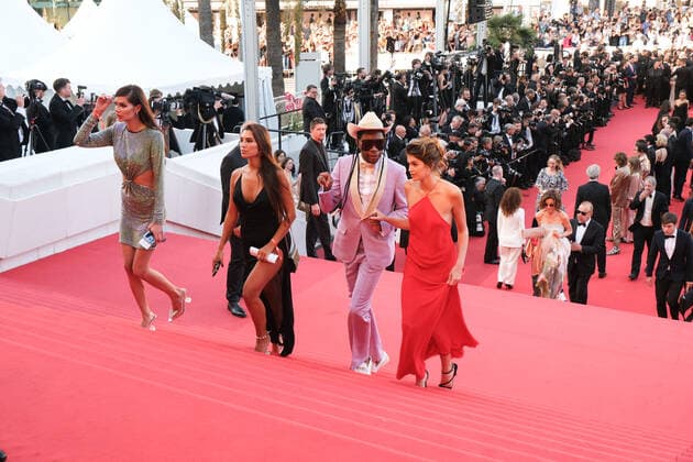 75eme Festival International du Film de Cannes. Montee des marches du film Elvis . 75th International Cannes Film festival. Red carpet for Elvis movie 280785 2022-05-25 Cannes France Gerber, Kaia Jordan  Copyright: xSergexArnalx xStarfacex STAR_280785_036