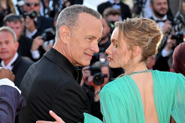 75eme Festival International du Film de Cannes. Montee des marches du film Elvis . 75th International Cannes Film festival. Red carpet for Elvis movie 280786 2022-05-25 Cannes France Hanks, Tom; De Jonge, Olivia  Copyright: xL.Urmanx xStarfacex STAR_280786_017