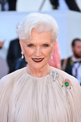75eme Festival International du Film de Cannes. Montee des marches du film Elvis . 75th International Cannes Film festival. Red carpet for Elvis movie 280786 2022-05-25 Cannes France Musk, Maye  Copyright: xL.Urmanx xStarfacex STAR_280786_092