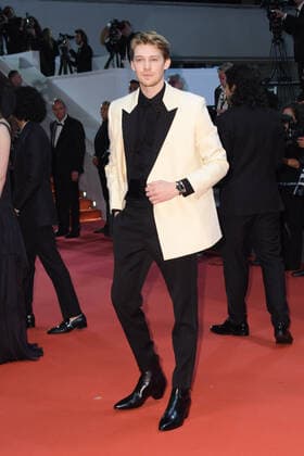 75th Cannes Film Festival 2022, red carpet Stars At Noon Pictured: Joe Alwyn  Copyright: xManuelexMangiarottix xipa-agencyx xVeneziax2020x