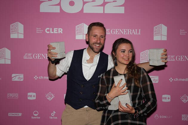 Kunz and Joya Marleen 15 Swiss Music Awards 2022 Swiss dialect singer Kunz and singer Joya Marleen Presentation of the 15 Swiss Music Awards on 25 05 2022 in the Bossard Arena Zug Canton Zug, Switzerland
