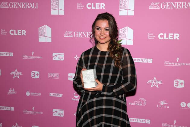 Joya Marleen 15 Swiss Music Awards 2022 Swiss singer Joya Marleen Nominee and winner of the concrete block in the three categories Best Female Act, Best Hit and SRF 3 Best Talent Presentation of the 15 Swiss Music Awards on 25 05 2022 in the Bossard Arena Zug Canton Zug, Switzerland.