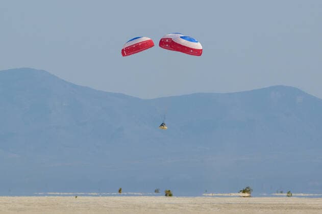 Boeing?s CST-100 Starliner spacecraft lands at White Sands Missile Range?s Space Harbor, Wednesday, May 25, 2022, in New Mexico. Boeing?s Orbital Flight Test-2 (OFT-2) is Starliner?s second uncrewed flight test to the International Space Station as part of NASA s Commercial Crew Program. OFT-2 serves as an end-to-end test of the system s capabilities. NASA and Boeing safely landed the company?s CST-100 Starliner spacecraft Wednesday in the desert of the western United States, completing the uncrewed Orbital Flight Test-2 (OFT-2) to the International Space Station to help prove the system is ready to fly astronauts. About four hours after departing the space station, Starliner touched down onto its airbags at 4:49 p.m. MDT, wrappi Copyright: xNASA BillxIngallsx 51591859 EDITORIAL USE ONLY. NOT FOR USE BY NEWSPAPERS BASED IN THE UK.