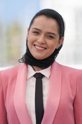 Taraneh Alidoosti (actrice) CELEBRITES : 75Ã me Festival de Cannes - Photocall du film Â« Leila?s Brothers Â» - 26 05 2022 NorbertScanella Panoramic 