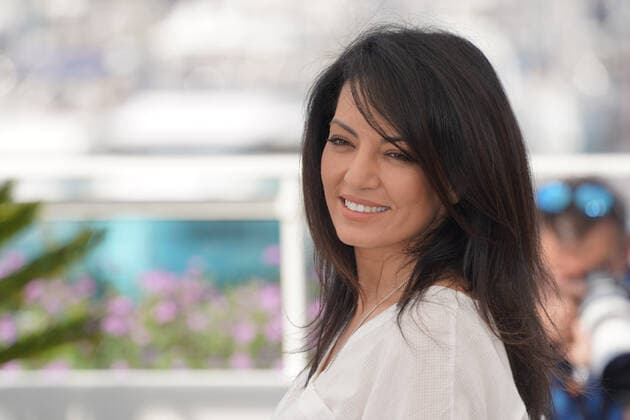 Internationale Filmfestspiele von Cannes, The Blue Caftan Photocall Maryam Touzani CELEBRITES : 75Ã me Festival de Cannes - Photocall du film Â« Le Bleu de Caftan Â» - 26 05 2022 NorbertScanella Panoramic 