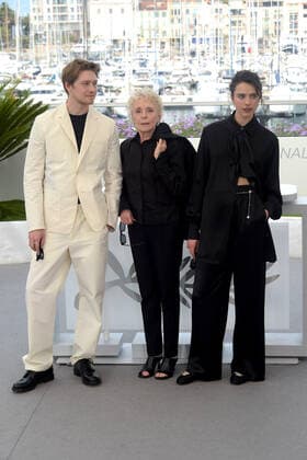 75th Cannes film festival 2022, Photocall film Stars at noon. Pictured: C Claire Denis, Margaret Qualley, Joe Alwyn  Copyright: xAlbertoxTerenghi Cannesx2022x xix xVenezia2020x