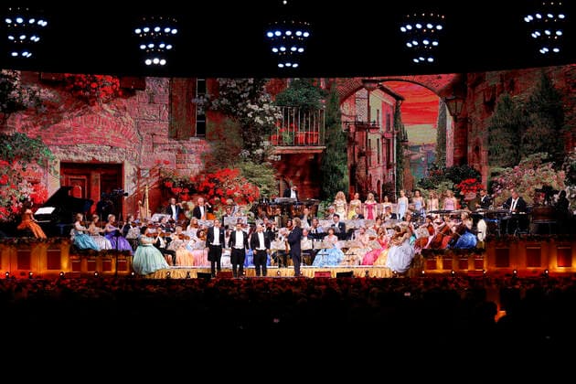 Star violinist Andre Rieu with his Johann Strauss Orchestra and the platinum tenors v l Gary Bennett, Bela Mavrak and Serge Bosch at his concert as part of the Happy Together Tour live at the Lanxess Arena Cologne, 25 05 2022 NRW Germany Copyright: xChristophxHardtx