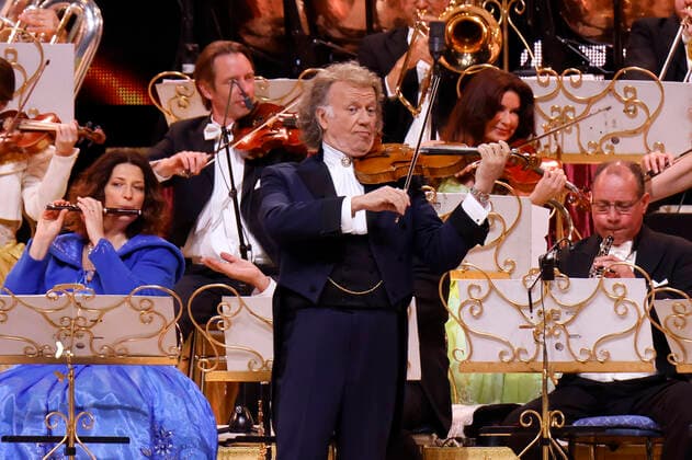 Star violinist Andre Rieu with his Johann Strauss Orchestra during his concert as part of the Happy Together Tour live at the Lanxess Arena Cologne, 25 05 2022 NRW Germany Copyright: xChristophxHardtx