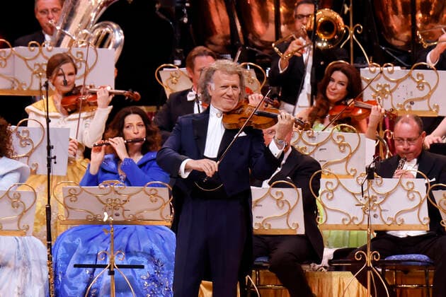 Star violinist Andre Rieu with his Johann Strauss Orchestra during his concert as part of the Happy Together Tour live at the Lanxess Arena Cologne, 25 05 2022 NRW Germany Copyright: xChristophxHardtx