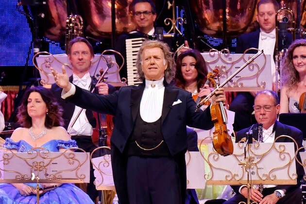 Star violinist Andre Rieu with his Johann Strauss Orchestra during his concert as part of the Happy Together Tour live at the Lanxess Arena Cologne, 25 05 2022 NRW Germany Copyright: xChristophxHardtx
