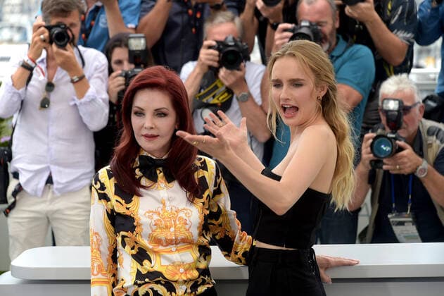 75th Cannes film festival 2022, Photocall film Elvis. Pictured: Priscilla Presley, Olivia Dejonge  Copyright: xAlbertoxTerenghi Cannesx2022x xix xVenezia2020x