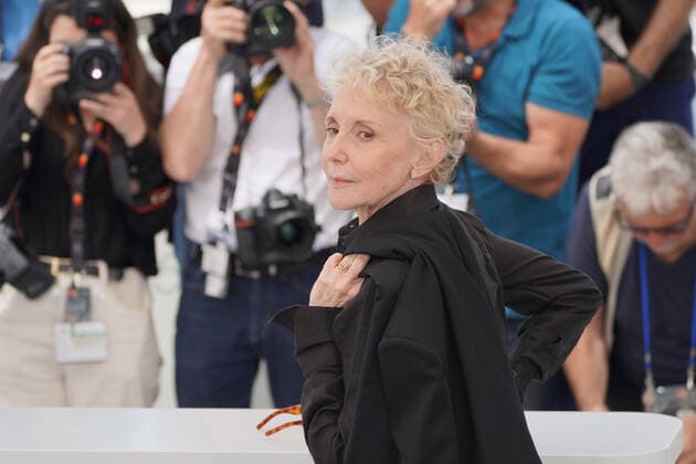 Claire Denis CELEBRITES : 75Ã me Festival de Cannes - Photocall du film Â« Stars at Noon Â» - 26 05 2022 NorbertScanella Panoramic 