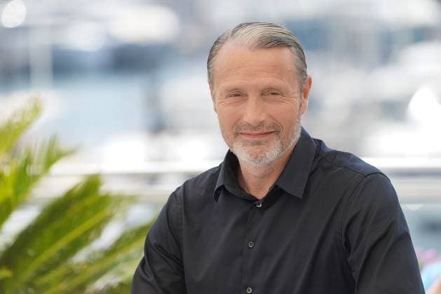 Entertainment Bilder des Tages Mads MikkelsenI CELEBRITES : 75Ã me Festival de Cannes - Photocall du film Â« Brett Morgen Â» - 23 05 2022 NorbertScanella Panoramic 