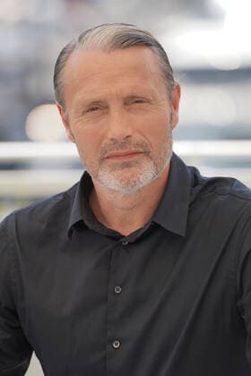 Mads MikkelsenI CELEBRITES : 75Ã me Festival de Cannes - Photocall du film Â« Brett Morgen Â» - 23 05 2022 NorbertScanella Panoramic 