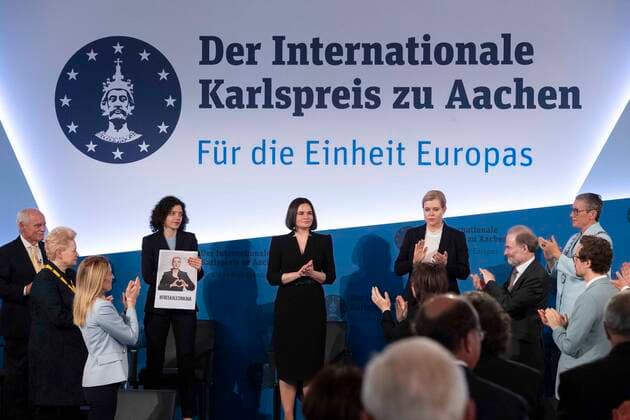laureates from l Tatsiana KHOMICH, sister of the Charlemagne laureate Maria KALESNIKAVA, BLR, Belarus, civil rights activist, Svetlana TIKHANOVSKAYA, BLR, Belarus, civil rights activist, Charlemagne Prize winner, Veronica TSEPKALO, BLR, Belarus, civil rights activist, Charlemagne Prize winner, International Charle