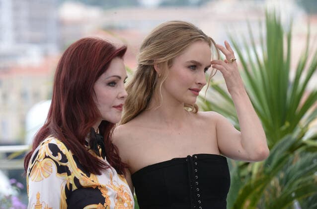 May 26, 2022, CANNES, France: CANNES, FRANCE - MAY 26: Priscilla Presley and Olivia DeJonge attend the photocall for Elvis during the 75th annual Cannes film festival at Palais des Festivals on May 26, 2022 in Cannes, France. CANNES France - ZUMAi09_ 20220526_zaf_i09_006 Copyright: xFrederickxInjimbertx