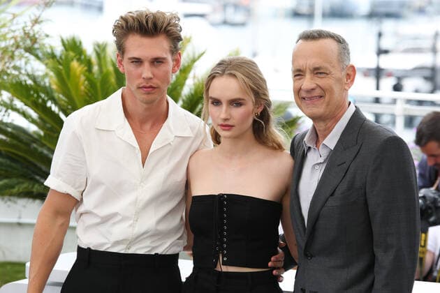75eme Festival International du Film de Cannes. Photocall du film Elvis . 75th Cannes Film Festival. Photocall with cast of the film Elvis . Austin Butler, Olivia DeJonge and Tom Hanks. 280828 2022-05-26 Cannes France  Copyright: xIsabellexVautierx xStarfacex STAR_280828_046