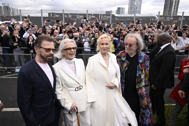 LONDON 20220526 Bjorn Ulvaeus, Anni Frid Lyngstad, Agnetha Faltskog and Benny Andersson arrive for the gala premiere of the ABBA Voyage concert at the ABBA Arena at Queen Elizabeth Olympic Park in London Photo Pontus Lundahl TT code 10050 LONDON GREAT BRITAIN x10050x,  Copyright: xPontusxLundahl TTx ABBA VOYAGE