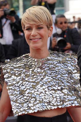 Marina Fois CELEBRITES : 75Ã me Festival de Cannes - Tapis rouge du film Â« Broker Â» - 26 05 2022 NorbertScanella Panoramic 