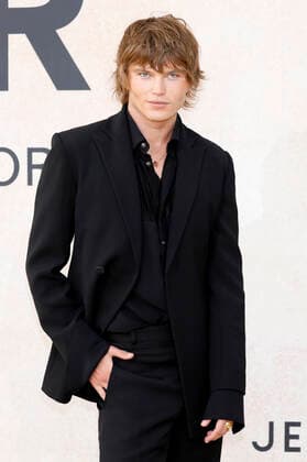Jordan Barrett at the 28 amfAR Gala Cannes as part of the Festival de Cannes 2022 75 Cannes International Film Festival at the HÃ tel du Cap Eden Roc Antibes, 26 05 2022 Foto:xD.xBedrosianx xFuturexImage