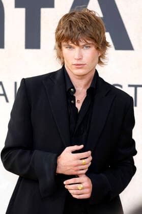 Jordan Barrett at the 28 amfAR Gala Cannes as part of the Festival de Cannes 2022 75 Cannes International Film Festival at the HÃ tel du Cap Eden Roc Antibes, 26 05 2022 Foto:xD.xBedrosianx xFuturexImage