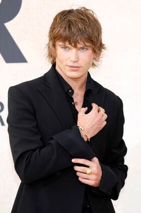 Jordan Barrett at the 28 amfAR Gala Cannes as part of the Festival de Cannes 2022 75 Cannes International Film Festival at the HÃ tel du Cap Eden Roc Antibes, 26 05 2022 Foto:xD.xBedrosianx xFuturexImage