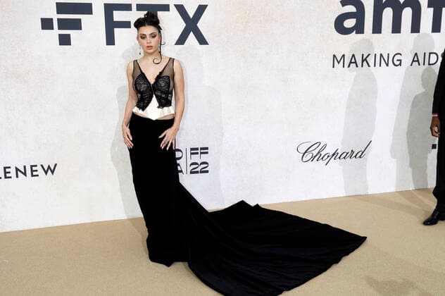Charli XCX at the 28 amfAR Gala Cannes as part of the Festival de Cannes 2022 75 Cannes International Film Festival at HÃ tel du Cap Eden Roc Antibes, 26 05 2022 Foto:xD.xBedrosianx xFuturexImage