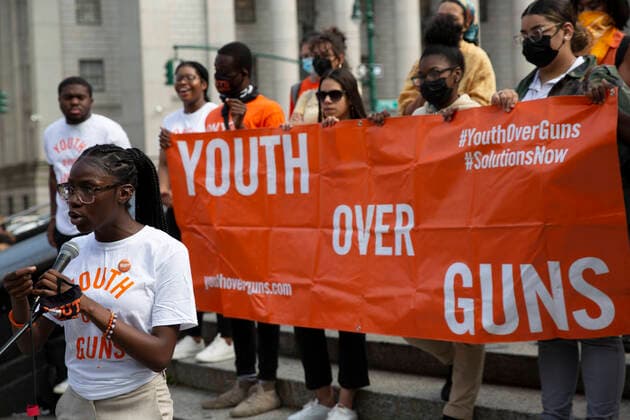 News Themen der Woche KW21 News Bilder des Tages May 26, 2022, New York, New York, USA: Youth Over Guns held a rally in Foley Square in solidarity with victims and survivors of the Buffalo, NY and Uvalde, TX massacres calling on legislators to provide a future free of gun violence. Advocate AALIYAH GUILLORY-NICKENS addresses rally attendees. The organization advocates for youth in marginalized communities. New York USA - ZUMAr174 20220526_znp_r174_057 Copyright: xGinaxMxRandazzox