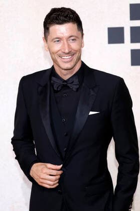 Robert Lewandowski at the 28 amfAR Gala Cannes within the Festival de Cannes 2022 75 Cannes International Film Festival at HÃ tel du Cap Eden Roc Antibes, 26 05 2022 Foto:xD.xBedrosianx xFuturexImage
