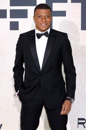 Kylian Mbappe at the 28 amfAR Gala Cannes in the framework of the Festival de Cannes 2022 75 Cannes International Film Festival at the HÃ tel du Cap Eden Roc Antibes, 26 05 2022 Foto:xD.xBedrosianx xFuturexImage