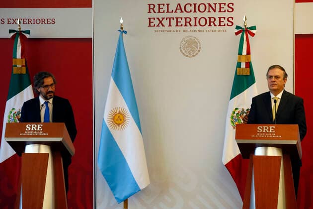 May 26, 2022, Mexico City, Mexico City, Mexico: Mexico s Foreign Affairs Minister Marcelo Ebrard and Argentina Foreign Affairs Minister Santiago AndrÅ½s Cafiero during a press conference to sign agreement of alliance between the countries Argentina-Mexico at the Mexican Foreign Ministry. On May 26, 2022 In Mexico City, Mexico. Mexico City Mexico - ZUMAe321 20220526_zia_e321_033 Copyright: xLuisxBarronx xEyepixxGroupx