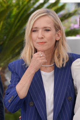 LÃ a Drucker CELEBRITES : 75Ã me Festival de Cannes - Photocall du film Â« Close Â» - 27 05 2022 NorbertScanella Panoramic 