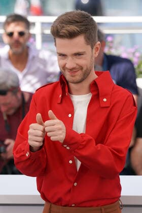 Lukas Dhont CELEBRITES : 75Ã me Festival de Cannes - Photocall du film Â« Close Â» - 27 05 2022 NorbertScanella Panoramic 