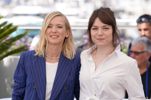 LÃ a Drucker - Emilie Dequenne CELEBRITES : 75Ã me Festival de Cannes - Photocall du film Â« Close Â» - 27 05 2022 NorbertScanella Panoramic 