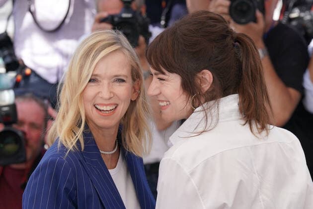 LÃ a Drucker - Emilie Dequenne CELEBRITES : 75Ã me Festival de Cannes - Photocall du film Â« Close Â» - 27 05 2022 NorbertScanella Panoramic 