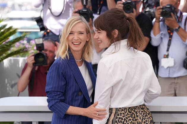 LÃ a Drucker - Emilie Dequenne CELEBRITES : 75Ã me Festival de Cannes - Photocall du film Â« Close Â» - 27 05 2022 NorbertScanella Panoramic 