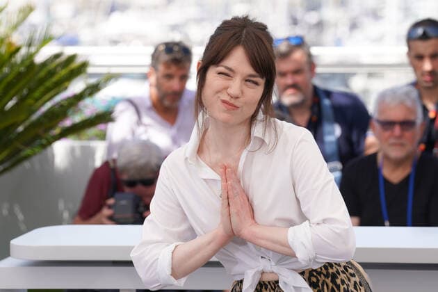 Emilie Dequenne CELEBRITES : 75Ã me Festival de Cannes - Photocall du film Â« Close Â» - 27 05 2022 NorbertScanella Panoramic 