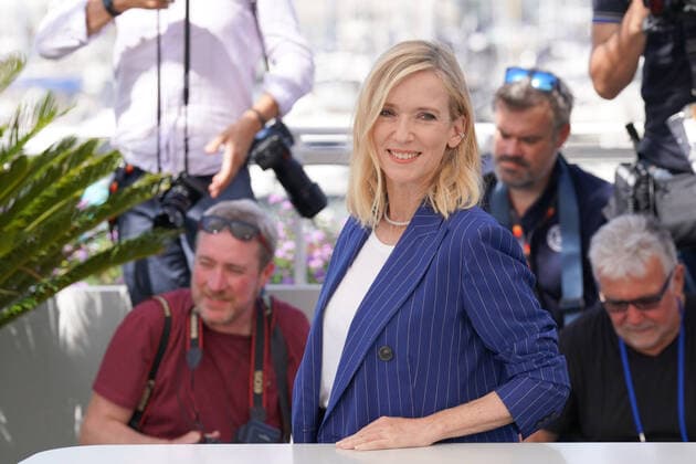 LÃ a Drucker CELEBRITES : 75Ã me Festival de Cannes - Photocall du film Â« Close Â» - 27 05 2022 NorbertScanella Panoramic 